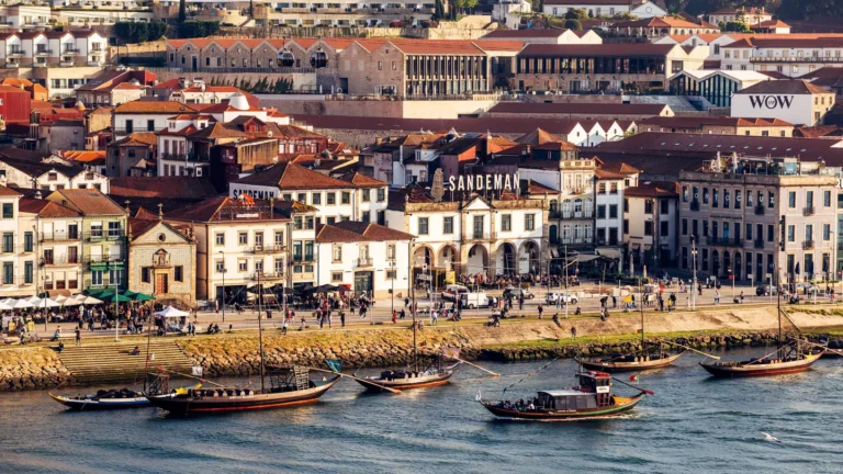 The best neighborhoods to visit in Porto